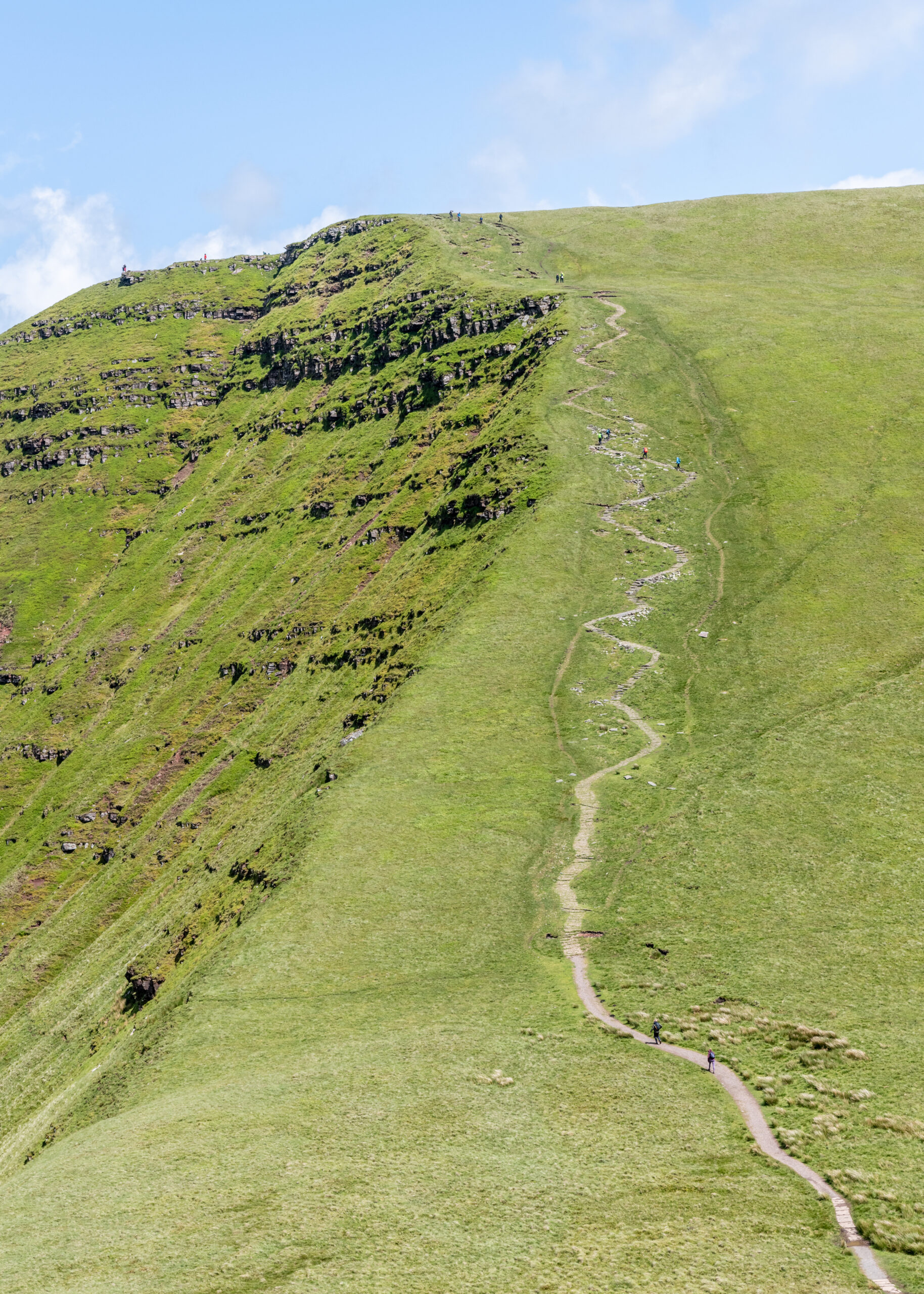 The steep climb up to Cribyn The steep climb up to Cribyn